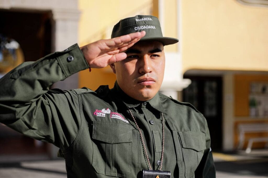 Refuerzan identidad y profesionalismo de la Guardia Ciudadana con entrega de uniformes en San Andrés Cholula